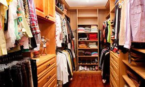 Как обустроить гардеробную комнату