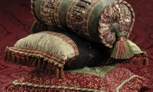 Напольные подушки в восточном стиле