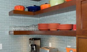 Варианты кухонных полок для современного интерьера